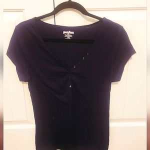 OLD NAVY T-SHIRT